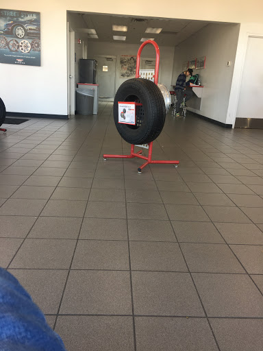 Tire Shop «Discount Tire Store - Saint Paul, MN», reviews and photos, 1350 University Ave W, St Paul, MN 55104, USA