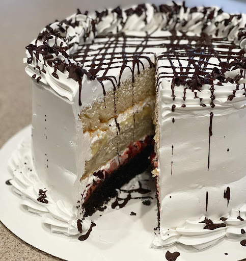 Cupcake Shop «Smallcakes: A Cupcakery of Naperville», reviews and photos, 115 E Ogden Ave #119, Naperville, IL 60563, USA