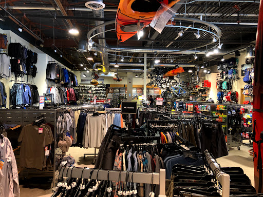 Outdoor Sports Store «Eastern Mountain Sports», reviews and photos, 87 Marginal Way, Portland, ME 04101, USA