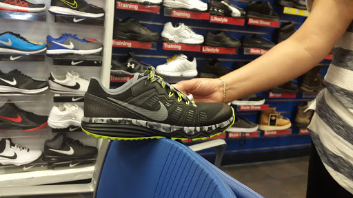 Sporting Goods Store «Big 5 Sporting Goods - San Pedro», reviews and photos, 529 S Gaffey St, San Pedro, CA 90731, USA