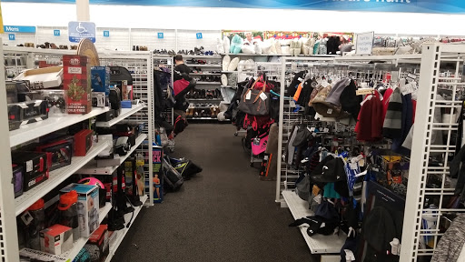 Clothing Store «Ross Dress for Less», reviews and photos, 640 Concar Dr, San Mateo, CA 94402, USA