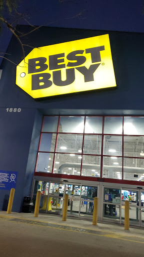 Electronics Store «Best Buy», reviews and photos, 1880 Palm Beach Lakes Blvd, West Palm Beach, FL 33401, USA