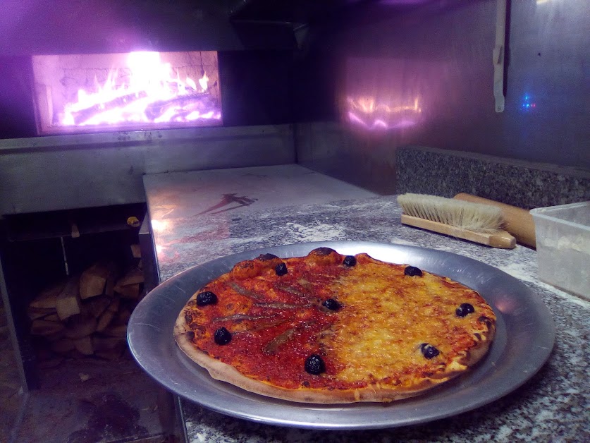 Pizza Manon à Saint-Mitre-les-Remparts (Bouches-du-Rhône 13)
