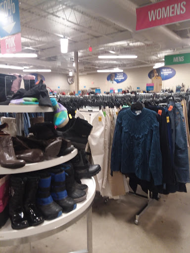 Thrift Store «Goodwill Store & Donation Center», reviews and photos, 3054 S Wolf Rd, Westchester, IL 60154, USA