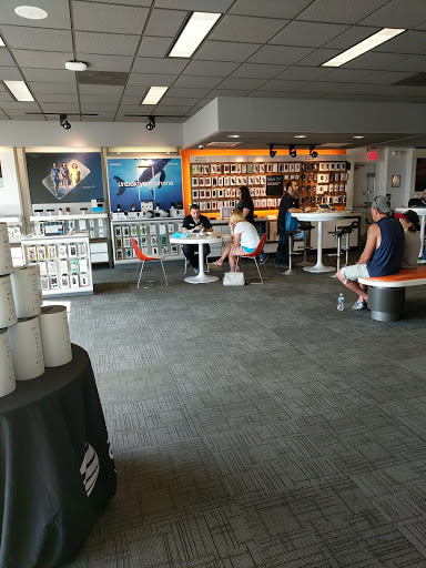 Cell Phone Store «AT&T», reviews and photos, 809 Scranton Carbondale Hwy, Scranton, PA 18508, USA