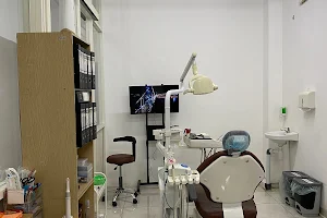 Praktek Dokter Gigi Roy Tamara (Sofine Dental Simojawar) image