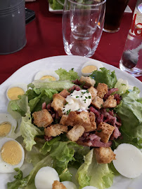 Salade Cobb du Restaurant La Taverne Alsacienne à Gérardmer - n°14