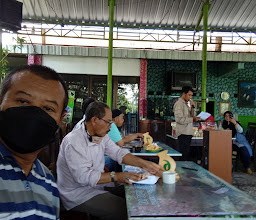 Warung Lesehan Gentong photo