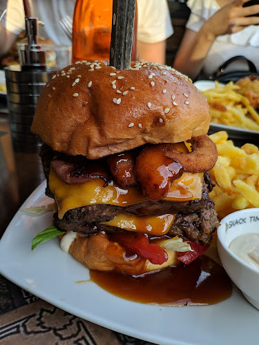 BBC Burger Barbeque Corner - Εστιατόριο