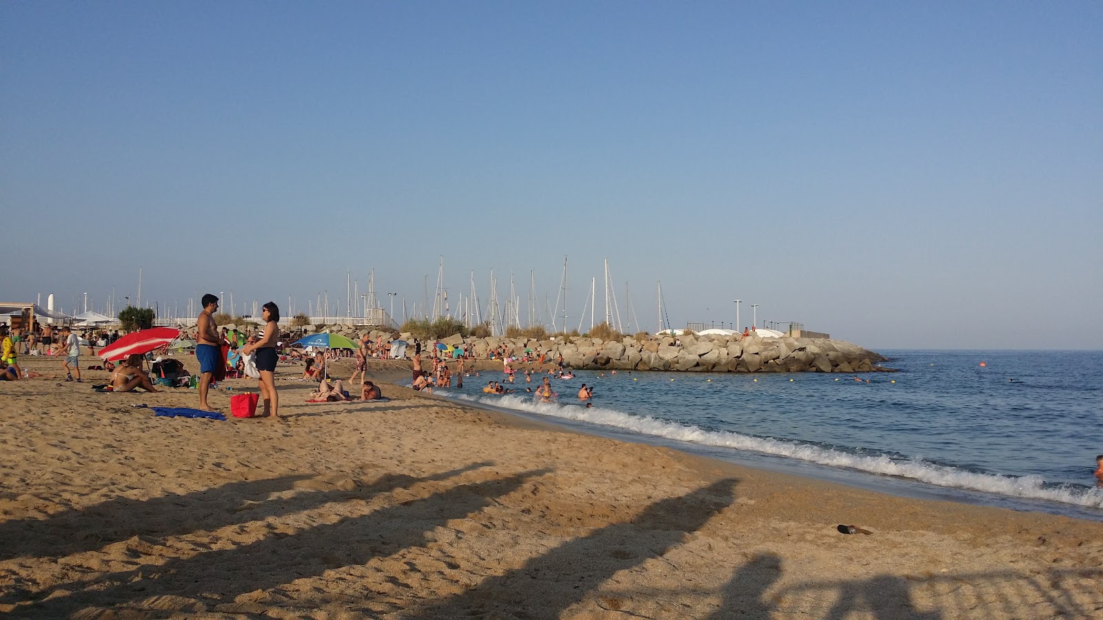 Photo de Platja de les Barques - endroit populaire parmi les connaisseurs de la détente