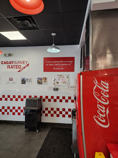 Shopping Mall «Gateway Shopping Center», reviews and photos, 221 E Swedesford Rd, Wayne, PA 19087, USA