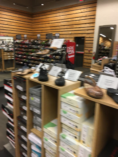 Shoe Store «DSW Designer Shoe Warehouse», reviews and photos, 7616 Farm to Market 1960 Rd W, Houston, TX 77069, USA