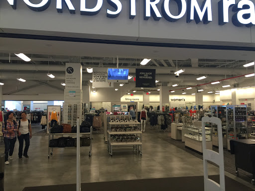 Department Store «Nordstrom Rack Skyview Center», reviews and photos, 4024 College Point Blvd, Flushing, NY 11354, USA