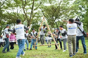 Songgon Pine Park/Rumah Pohon image