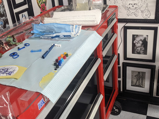 Tattoo Shop «Vertigo Tattoo & Body Piercing», reviews and photos, 7594 Shipyard Rd, Manns Harbor, NC 27953, USA