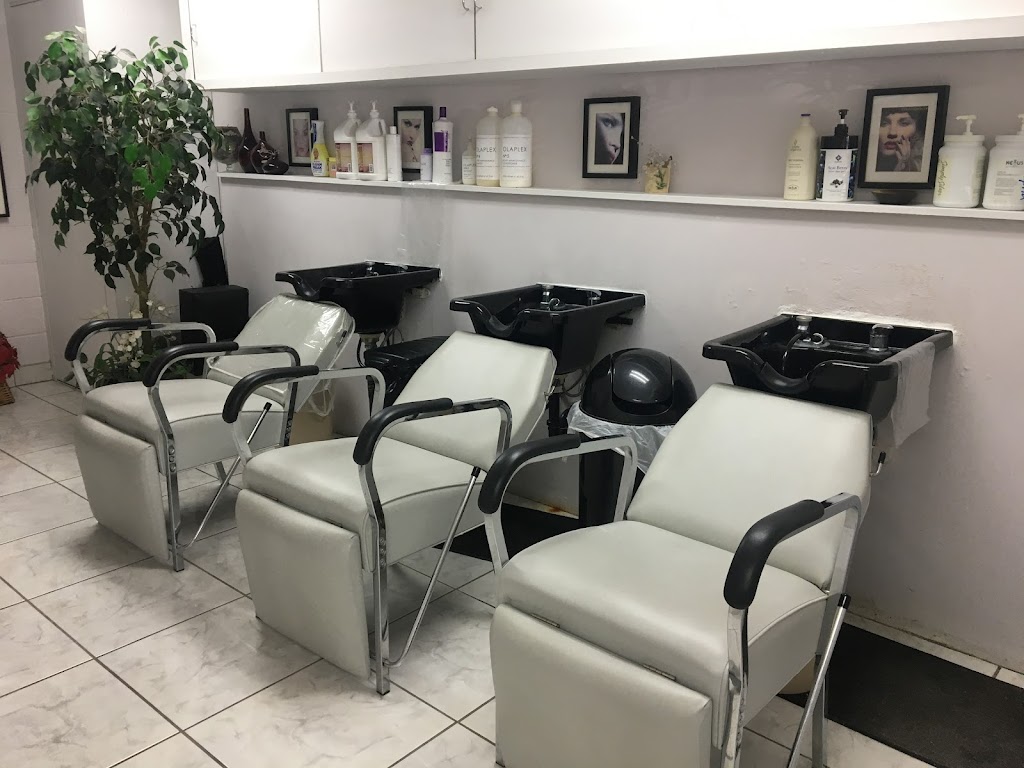 Rita's Unisex Salon 92804