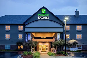 Holiday Inn Express & Suites Green Bay East, an IHG Hotel image