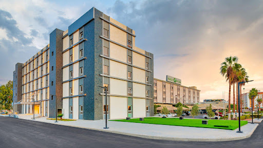 فندق الهوليدي ان 