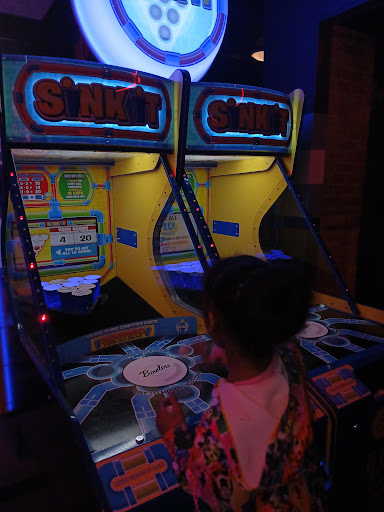 Bowling Alley «AMF Bowlero Lanes», reviews and photos, 11737 W Burleigh St, Wauwatosa, WI 53222, USA