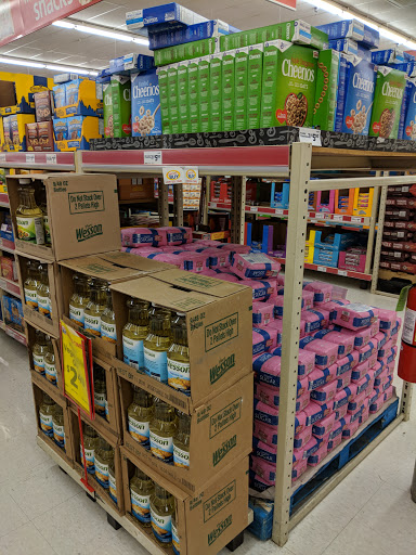 Grocery Store «Save-A-Lot», reviews and photos, 661 E 24th St #810, Holland, MI 49423, USA