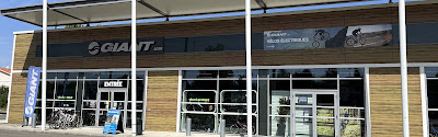 Giant Agen à Le Passage