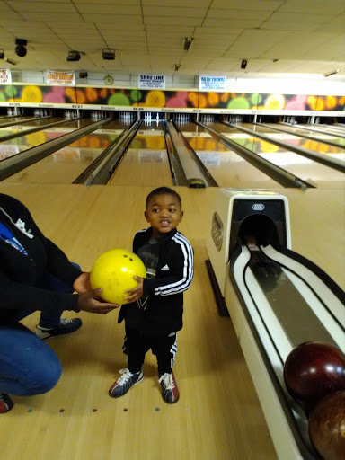 Bowling Alley «Freeway Lanes of Warren», reviews and photos, 2700 Parkman Rd NW, Warren, OH 44485, USA