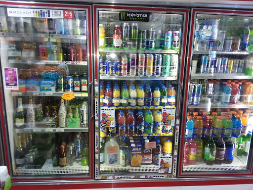 Liquor Store «Oakbrook Food & Liquor», reviews and photos, 17 W604 14th St, Oakbrook Terrace, IL 60181, USA