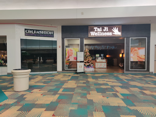 Shopping Mall «Westland Shopping Center», reviews and photos, 35000 Warren Rd, Westland, MI 48185, USA