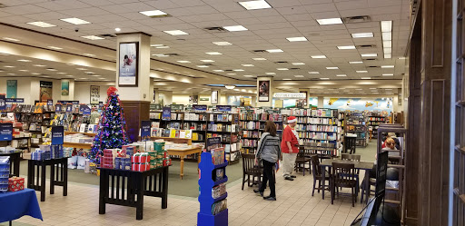 Book Store «Barnes & Noble Booksellers Ingram Festival», reviews and photos, 6065 NW Loop 410 #185, San Antonio, TX 78238, USA