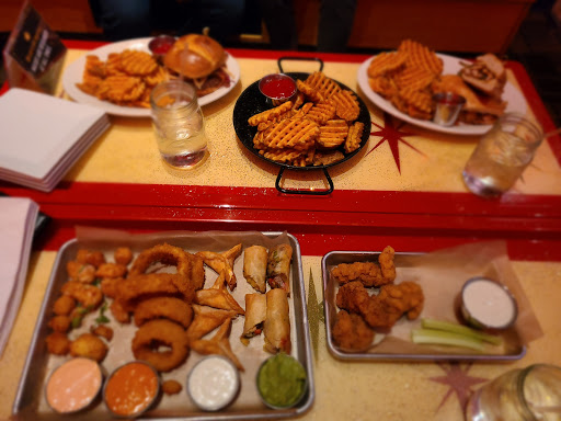 American Restaurant «Kings Chicago - Lincoln Park», reviews and photos, 1500 N Clybourn Ave, Chicago, IL 60610, USA