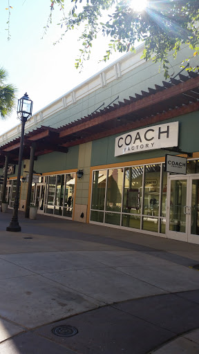 Outlet Mall «Tanger Outlet Houston», reviews and photos, 5885 Gulf Fwy, Texas City, TX 77591, USA