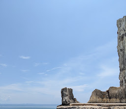 Lighthouse Koh Lanta, waterfall Bay photo