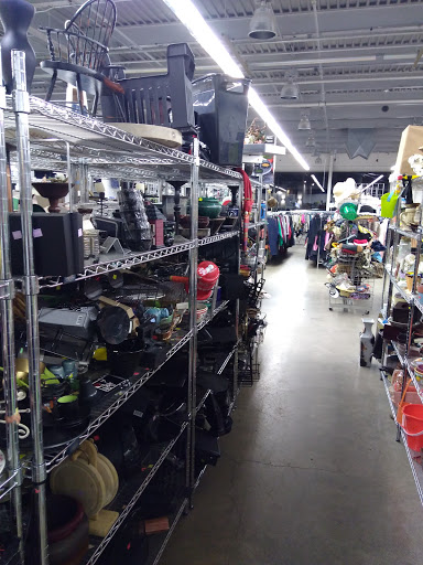Thrift Store «Goodwill Industries Store & Donation Center», reviews and photos, 423 US-46, Fairfield, NJ 07004, USA