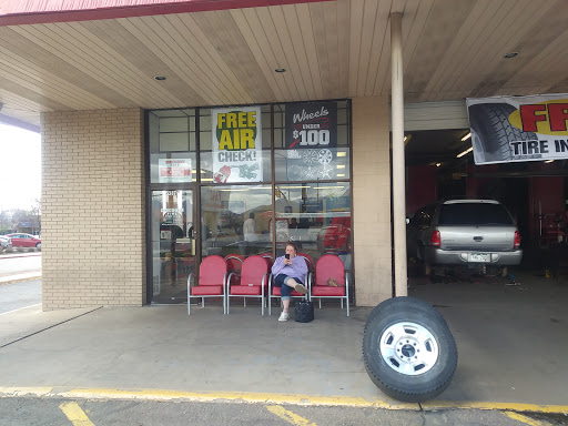 Tire Shop «Discount Tire Store - Roy, UT», reviews and photos, 5387 S 1900 W, Roy, UT 84067, USA