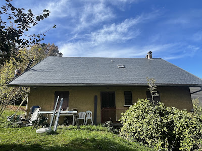 TOITURE : COUVREUR CHARPENTIER. RÉPARATION DE TOITURE SUR CHAMBERY 73 /74 à Chambéry