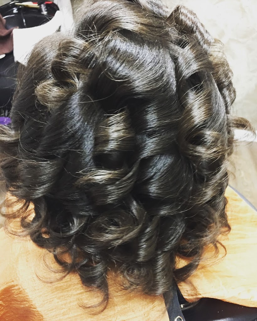 Carol Wayne Salon 30060