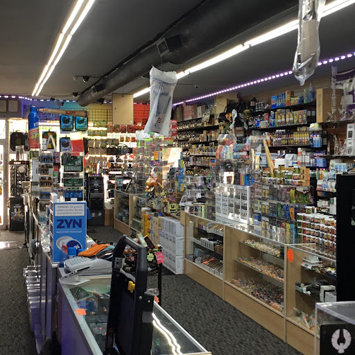 Vaporizer Store «Woodstock Vape & Glass Gallery», reviews and photos, 46699 Van Dyke, Shelby Charter Township, MI 48317, USA