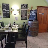 Atmosphère du Restaurant Caviste Chez Isa à Lédignan - n°2