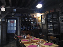Atmosphère du Restaurant La vieille Auberge à Le Mayet-de-Montagne - n°4