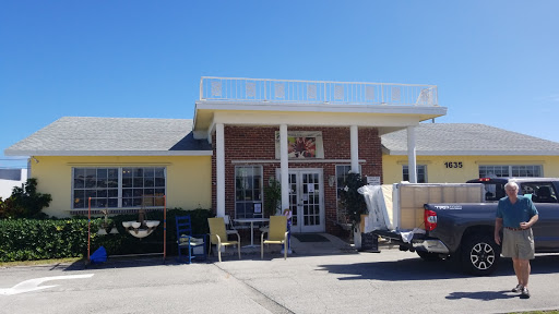 Thrift Store «Habitat For Humanity Thrift Store», reviews and photos, 1635 N Old Dixie Hwy, Jupiter, FL 33469, USA