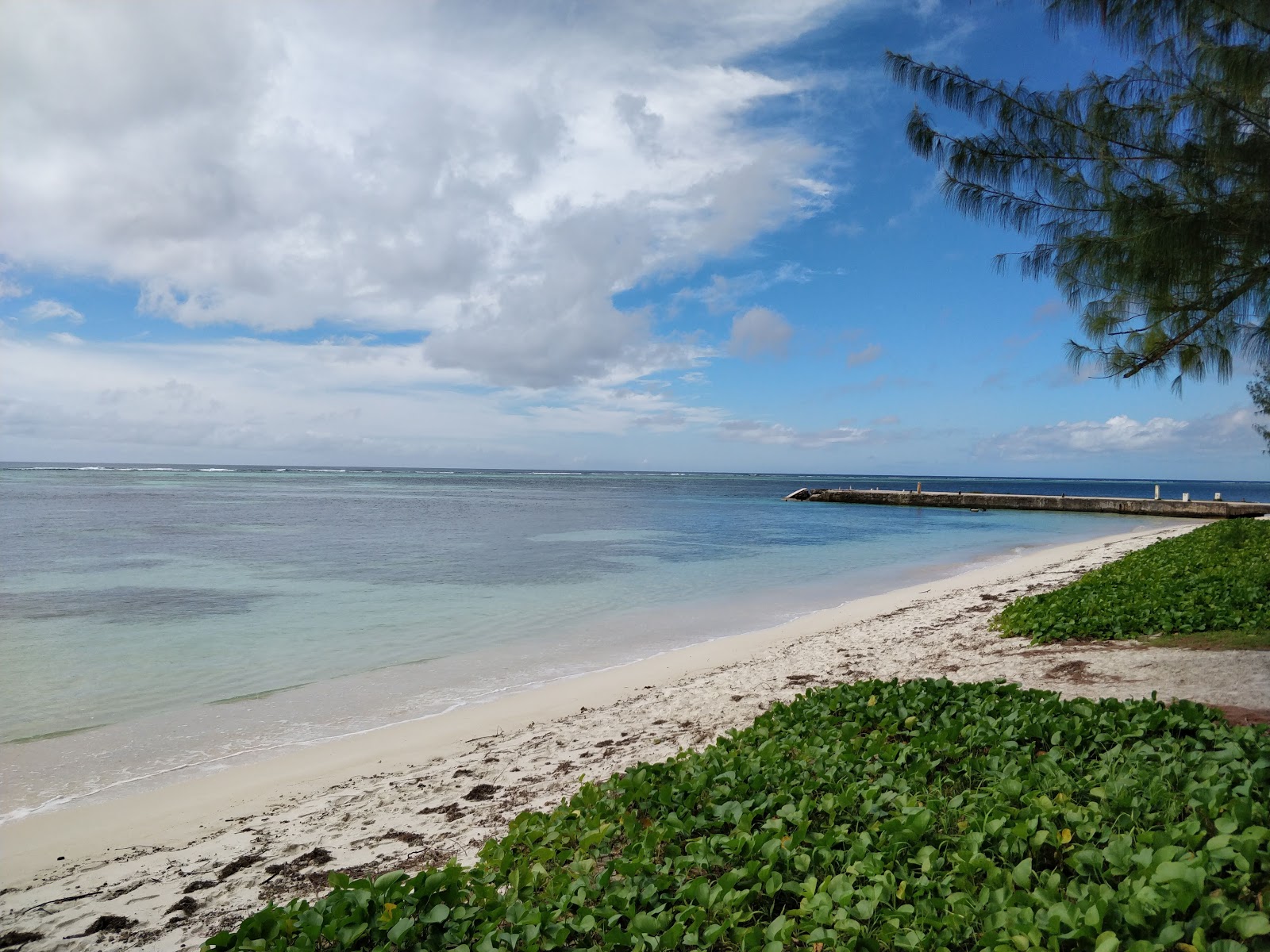 Foto de San Isidro Beach - lugar popular entre os apreciadores de relaxamento