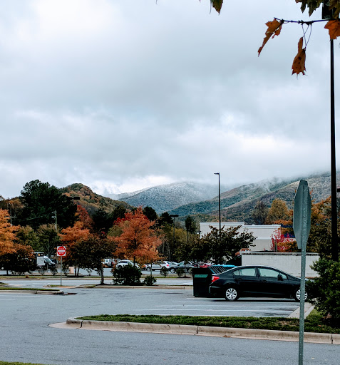 Cell Phone Store «Verizon», reviews and photos, 30 Town Center Loop, Waynesville, NC 28786, USA