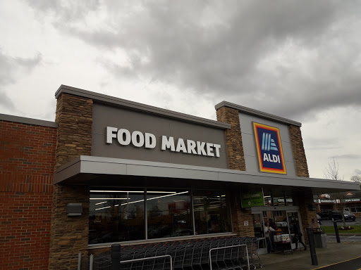 Supermarket «ALDI», reviews and photos, 1681 U.S. 9, Clifton Park, NY 12065, USA