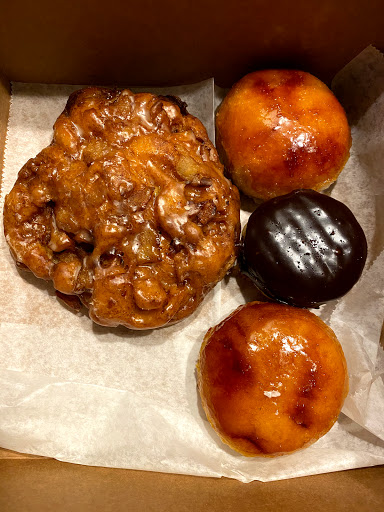 Donut Shop «Firecakes Donuts», reviews and photos, 2453 N Clark St, Chicago, IL 60657, USA