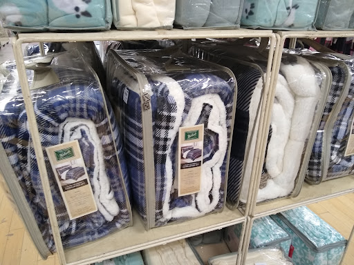 Home Goods Store «Christmas Tree Shops», reviews and photos, 15 Backus Ave Suite 42, Danbury, CT 06810, USA