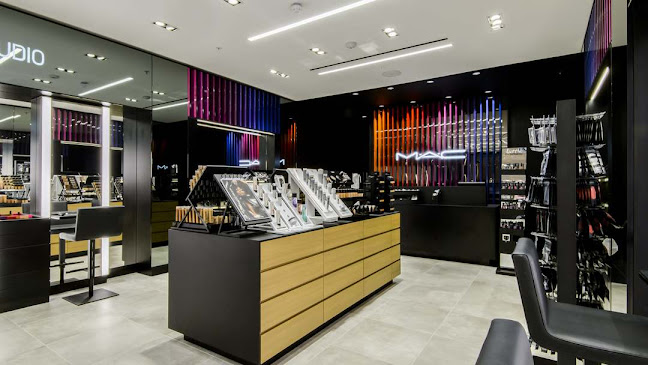 Reviews of MAC Cosmetics in Oxford - Cosmetics store