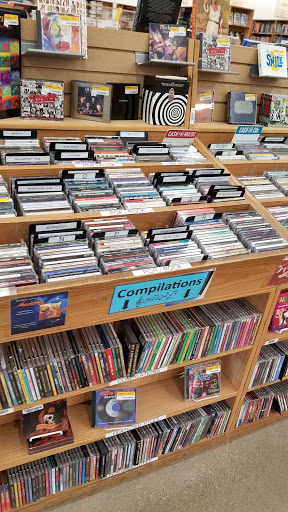 Book Store «Half Price Books», reviews and photos, 1075 E Golf Rd, Schaumburg, IL 60173, USA