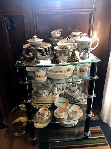 Thrift Store «New2you Thrift Store», reviews and photos, 206 William Howard Taft Rd #2, Cincinnati, OH 45219, USA