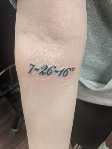 Tattoo Shop «American Graffiti Tattoos», reviews and photos, 630 W Grand River Ave, Brighton, MI 48116, USA