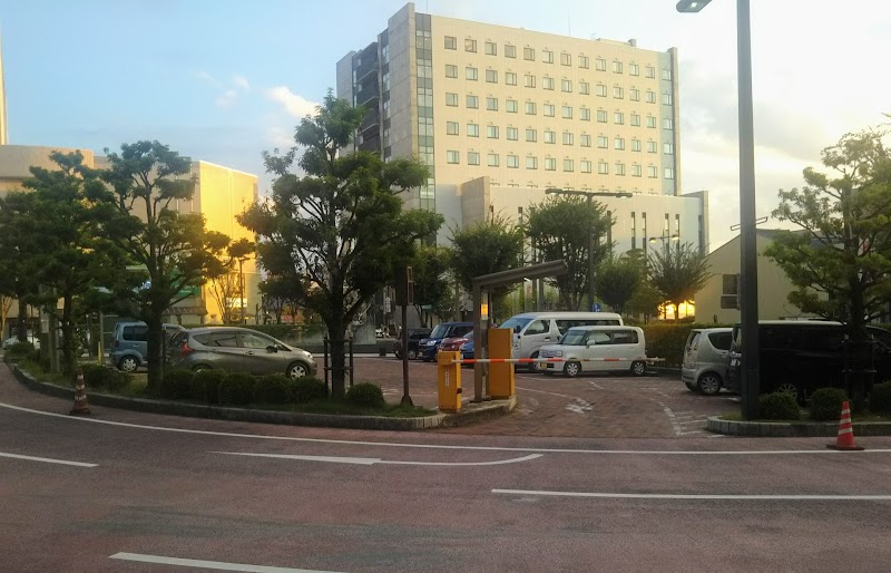 武生駅前駐車場